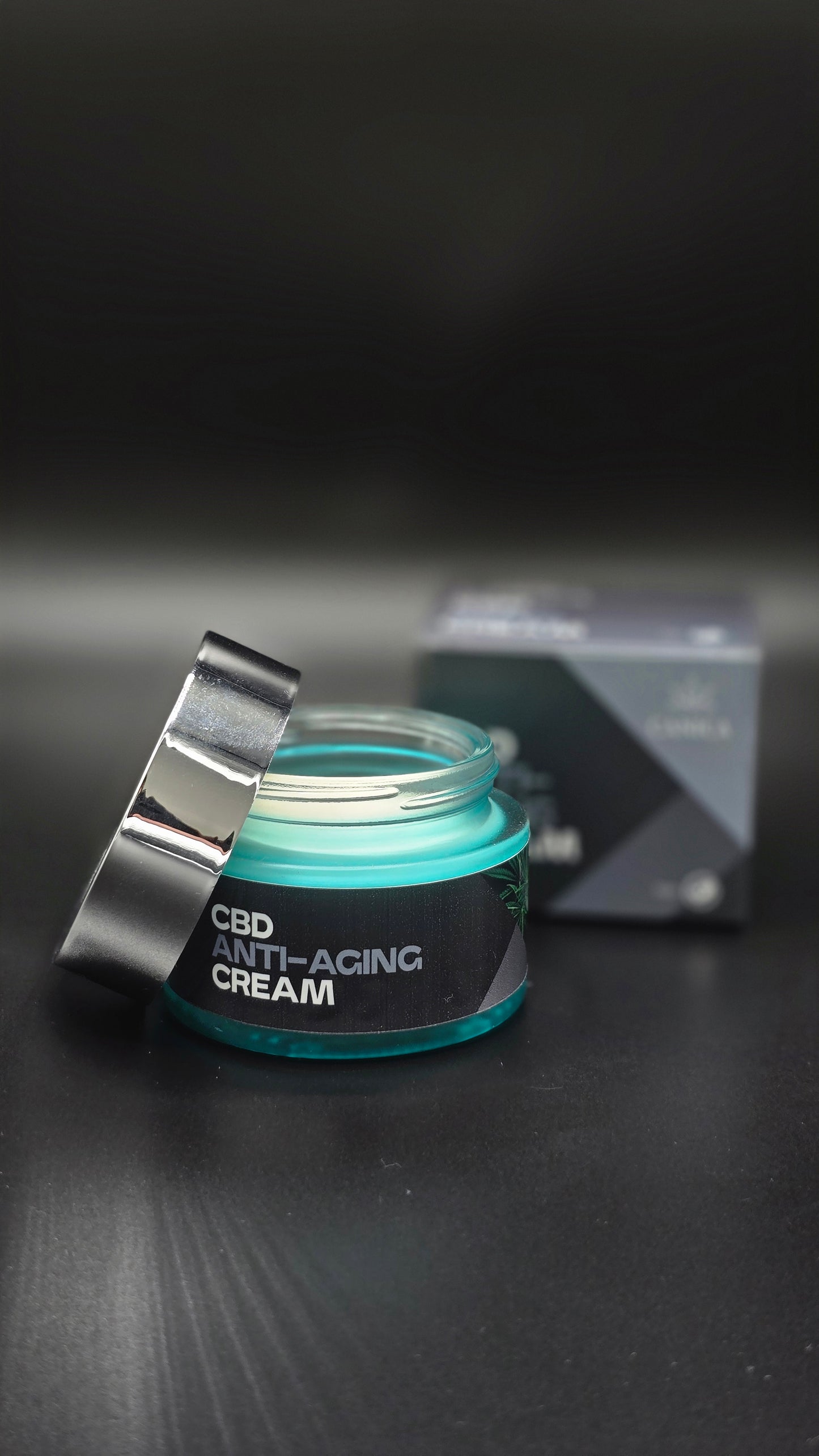 Crema anti-età al CBD