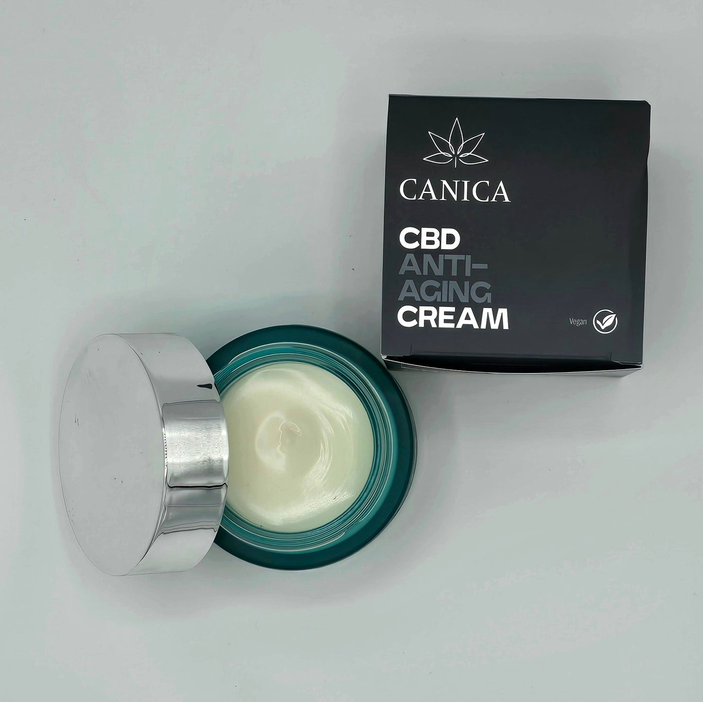 Crema anti-età al CBD